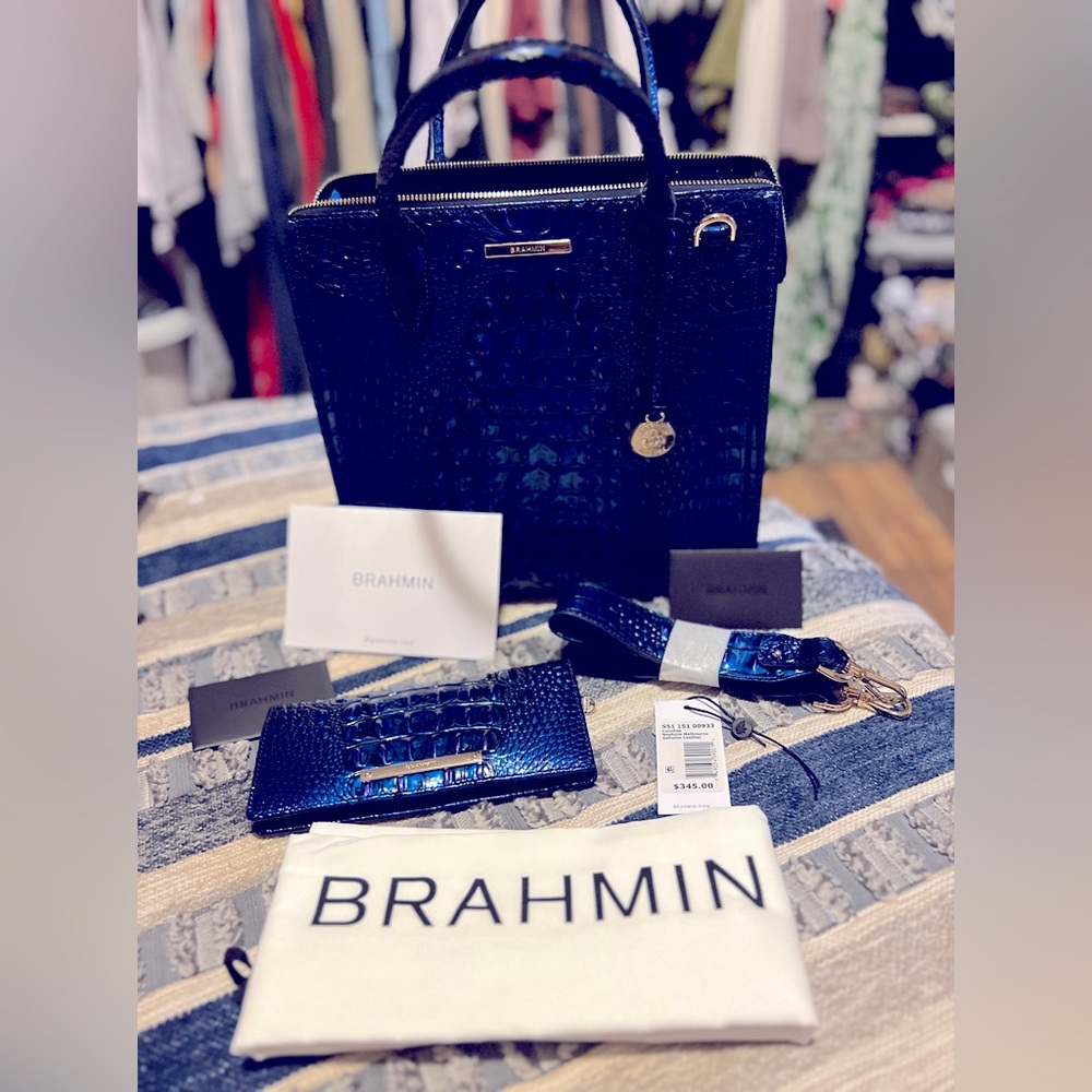 Brahmin handbag and wallet bundle dust bag straps never used both used once